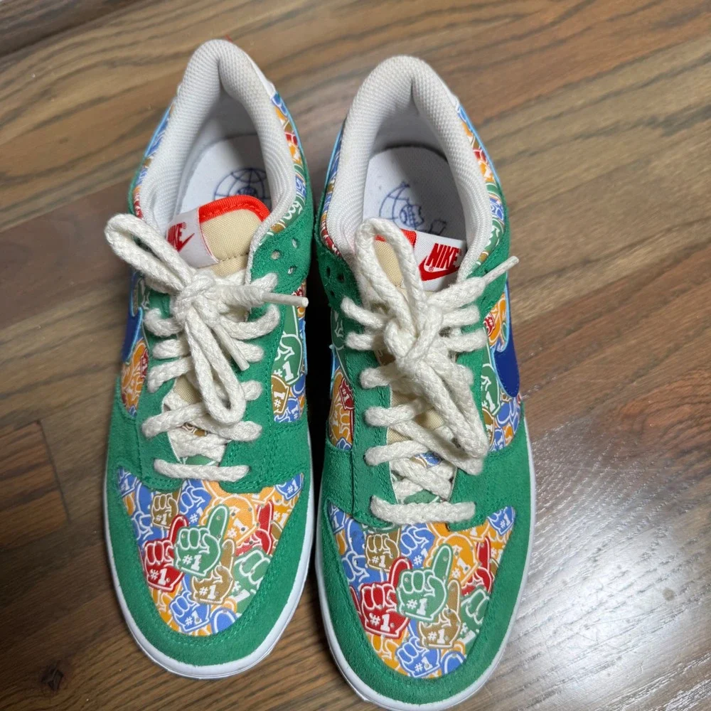 Nike Dunk Low GS 7Y Green Blue Multi Foam Finger DZ5299-300 Sports Sneaker